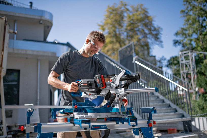 Cordless Mitre Saw BITURBO GCM 18V-216 DC